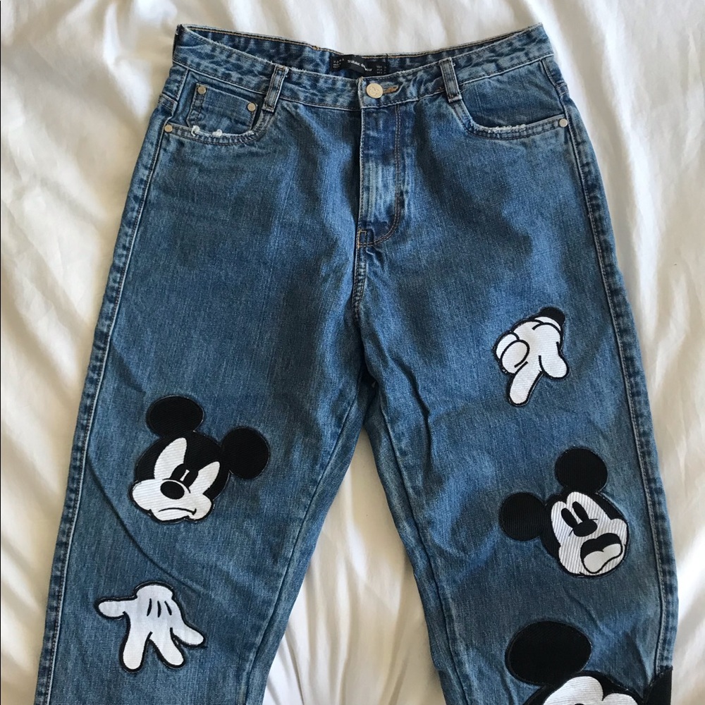 Embroidered High-waisted Jeans
